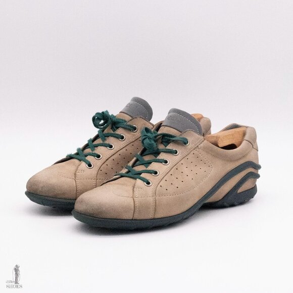 Ecco Minimalist Sneakers with Reflective Tongue Womens size 8-8.5 EU 39 - Picture 4 of 11